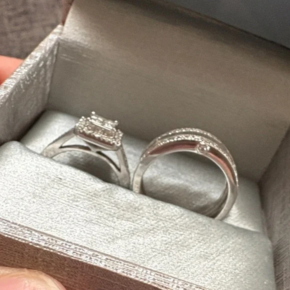 Zales 3/4 CT 10K White Gold Princess Cut Set - Picture 4 of 6